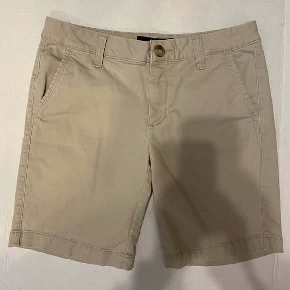 Aeropostale Tan 9” Bermuda Shorts Size 2 - Picture 1 of 5
